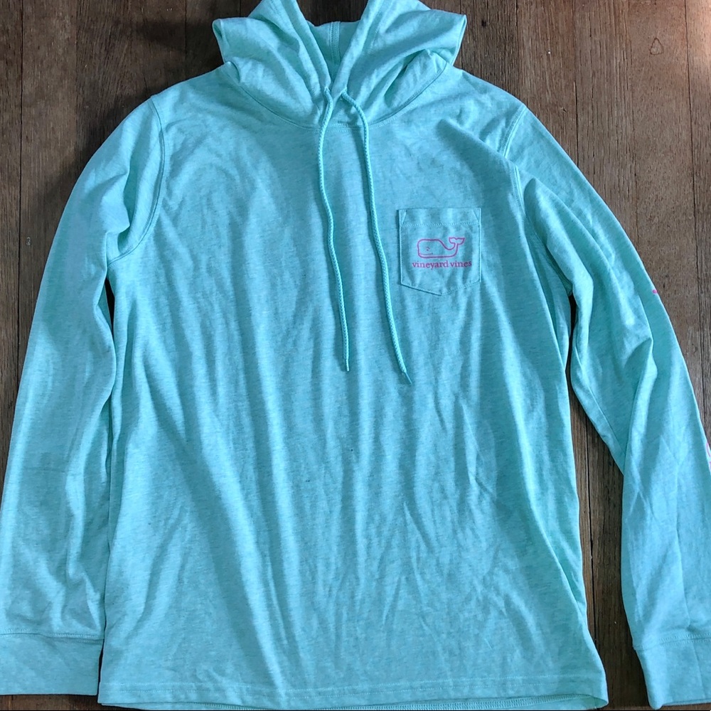 Women’s lightweight teal Vineyard Vines sweatshirt